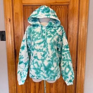 Women’s tye dye hooded sweatshirt